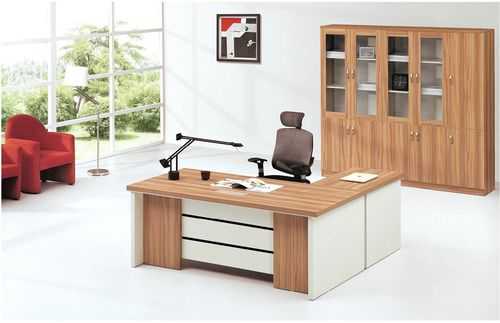 办公桌木质有哪些？板材办公桌