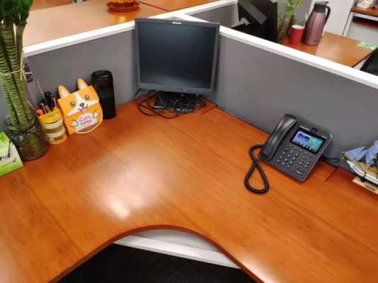 从心理学上，为什么办公桌整洁有能够提高工作效？好的办公桌好处