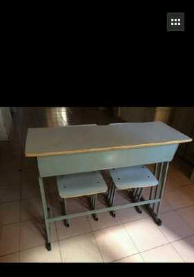学校买了4张办公桌和12把椅子,共用去960元.如果3把椅子和一张卓子的价钱一样？公司公共办公桌