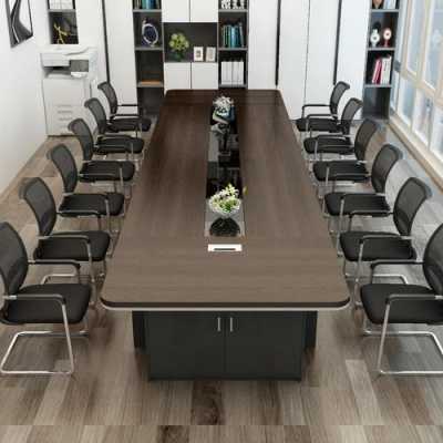 公司的桌子一般配置几张椅子？（会议室办公桌有几种）