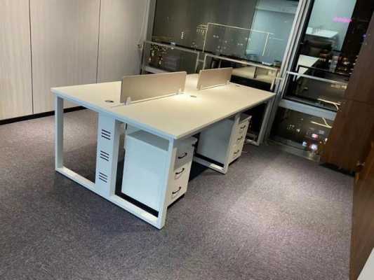 现代简约办公桌怎么安装？（现代简约办公室图片）