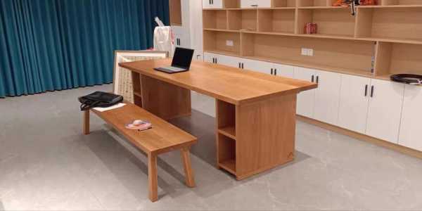 实木办公桌怎样安装？（实朩办公桌）