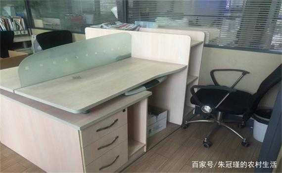 新办公桌有甲醛吗？（新办公桌的甲醛）