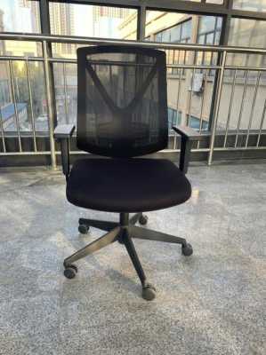 武汉哪里卖办公电脑椅？（洪山区办公家具）