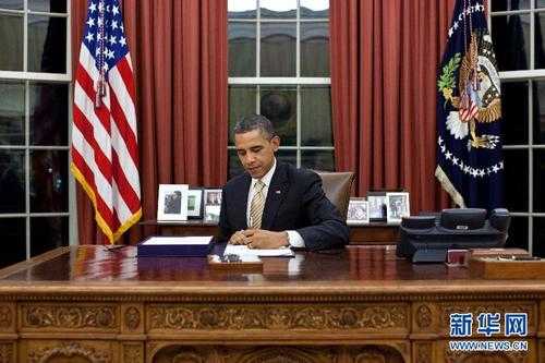 为什么美国总统在白宫办公室的椅子是背对着窗户的？（欧美办公布椅）